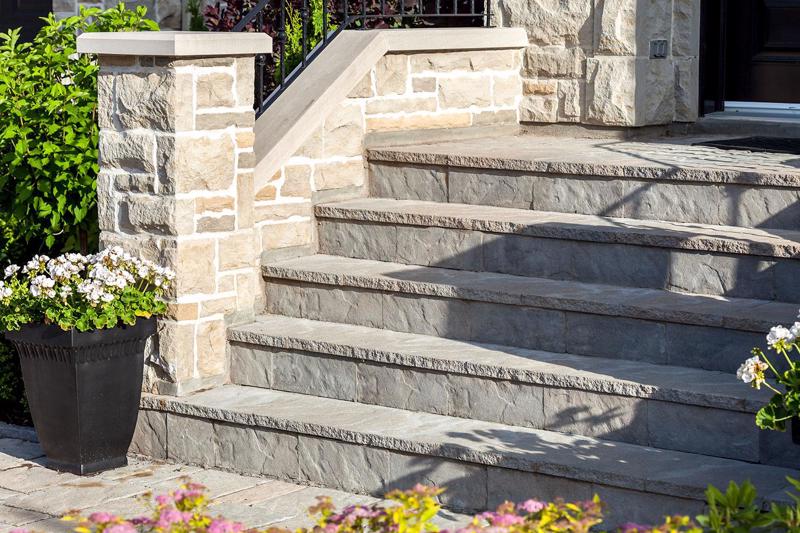 Venetian Step (Slate)