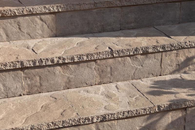 Venetian Step (Slate)
